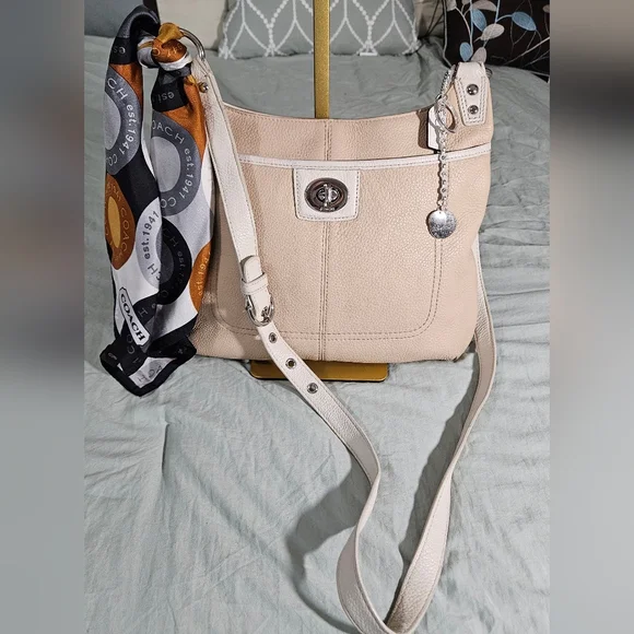 Coach Beige Shoulder Bag with Scarf and Wallet - Picture 8 of 15